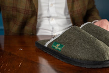 Load image into Gallery viewer, Haus- und Hüttenschuhe aus Merinoloden
