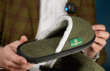 Load image into Gallery viewer, Haus- und Hüttenschuhe aus Merinoloden
