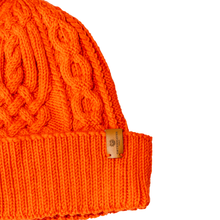Load image into Gallery viewer, Mütze aus 100% Merino Signarorange
